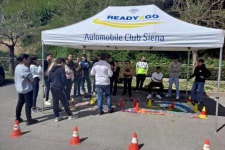 Siena, giornata di educazione stradale per gli studenti del “Sarrocchi” Aci Siena, educazione stradale studenti "Sarrocchi"