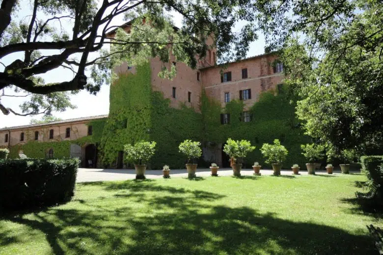 Castello di San Fabiano a Monteroni d'Arbia