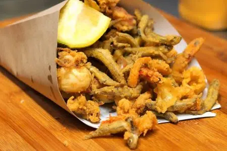 A Monteroni d’Arbia torna la Sagra del Fritto Sacchetto di fritto misto