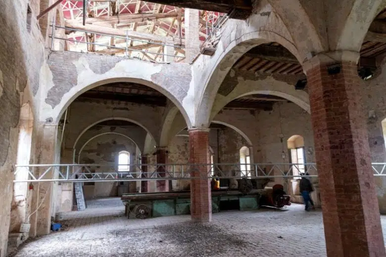 Lavori all'interno della Grancia di Cuna