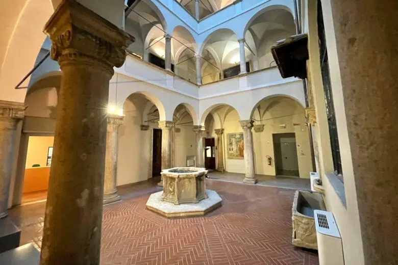 Cortile interno della Pinacoteca Nazionale di Siena