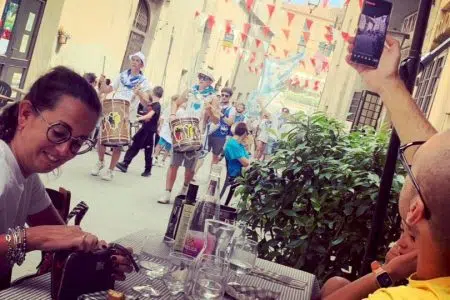 Sarteano, Ztl ed area pedonale: il centro storico si prepara all’estate Il centro storico di Sarteano in estate