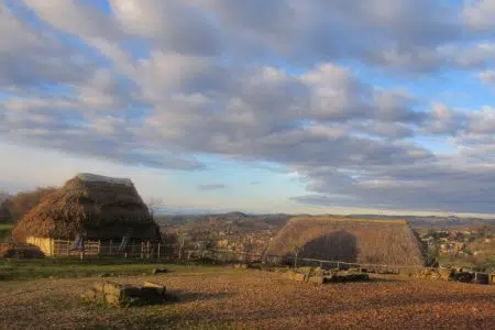 All’Archeodromo un viaggio nel gusto con ”A cena tra le capanne”