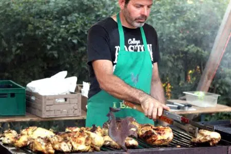 Festa del Galletto, a Castelnuovo tre giorni di musica e gastronomia Grigliata alla Festa del Galletto di Castelnuovo Berardenga