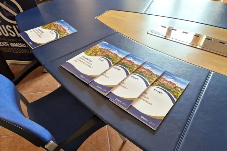 Fiaip Siena, presentazione andamento mercato immobiliare, depliant