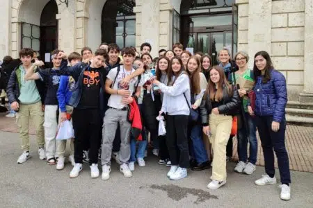 Successo per il Liceo Volta di Colle al Rally Matematico Transalpino La 1ªB del liceo Volta di Colle di Val d'Elsa al Rally Matematico