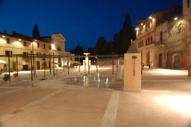 Chianti Funky Summer Festival, a Castelnuovo l’estate è a ritmo di musica Piazza Marconi a Castelnuovo Berardenga di notte