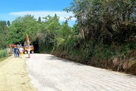 Poggibonsi, strada di Lecchi riaperta: viabilità ripristinata Sopralluogo della strada di Lecchi a Poggibonsi prima della riapertura