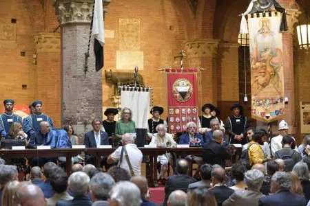 Giovedì 10 agosto, presentazione Drappellone per il Palio del 16 agosto 2023 La presentazione del Drappellone per il Palio di Siena del 2 luglio 2023