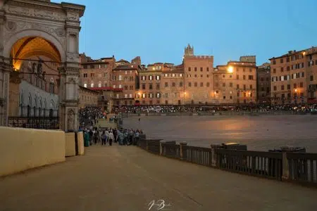 Palio di Siena del 2 luglio 2023: la prima giornata delle Prove regolamentate – FOTO Prove regolamentate, Piazza del Campo all'alba
