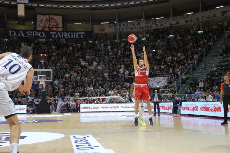 Umana San Giobbe, Lorenzo Raffaelli ancora in biancorosso Il playmaker dell'Umana San Giobbe Chiusi Lorenzo Raffaelli