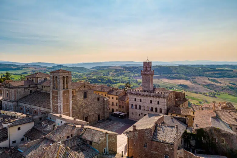 Montepulciano, dal Comune contributo affitto a 45 nuclei familiari Panorama Piazza Grande a Montepulciano