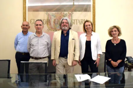 Università di Siena, sconti riservati agli studenti nelle Farmacie comunali La firma della convenzione tra l'Università di Siena e le Farmacie comunali