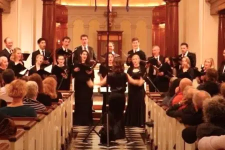 Siena, il coro americano Ghostlight interpreta il Paradiso di Dante in chiave senese Ghostlight Chorus