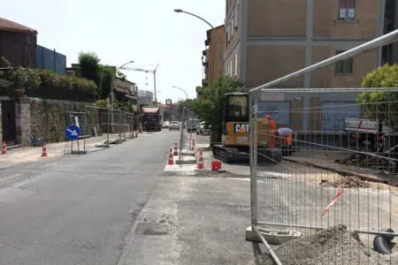 Piancastagnaio, disagi e pericoli per lavori di stesura della fibra: ordinanza del Sindaco PIancastagnaio, lavori stesura fibra ottica