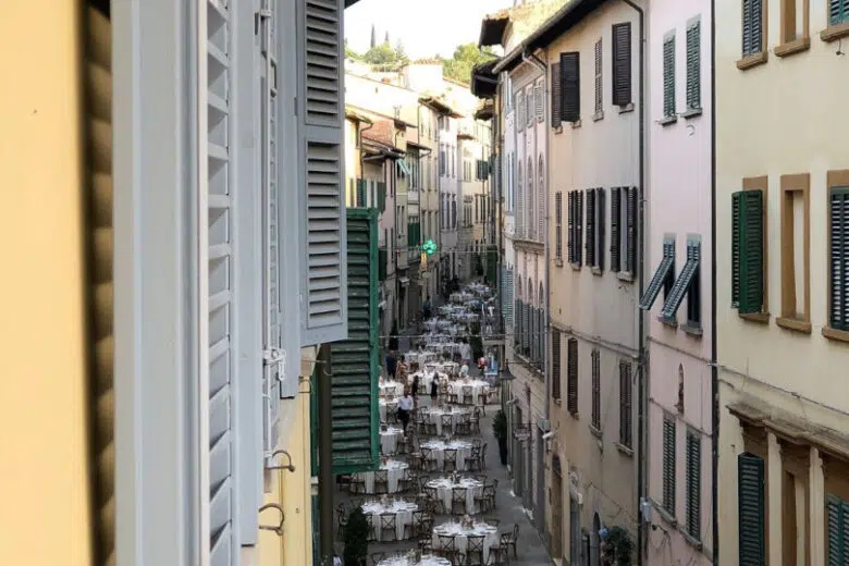 Poggibonsi, calendario unico con cento eventi fino a dicembre Cena di Gale 2023 in via Maestra a Poggibonsi