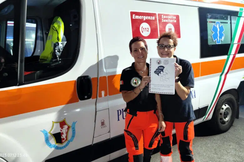 Pubblica Assistenza di Siena: libretto in 16 lingue per prestare soccorso Libretto delle lingue nelle ambulanze della Pubblica Assistenza di Siena