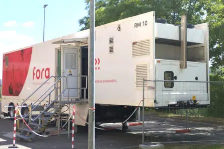 Campostaggia, da oggi la nuova risonanza magnetica mobile La risonanza magnetica mobile all'ospedale di Campostaggia