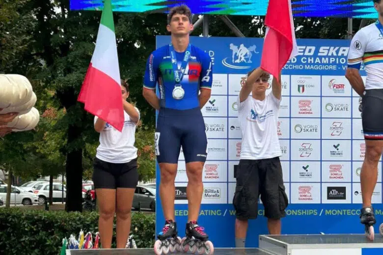 Duccio Marsili sul podio ai Campionati mondiali di pattinaggio corsa 2023