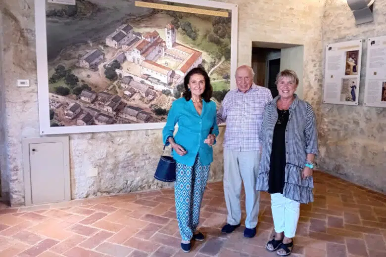 Un mese di vita del museo archeologico di Monteriggioni Lamberto Dini in visita al Museo Archeologico di Monteriggioni