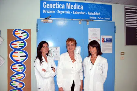 Covid, Aou Senese: studio su nuovo approccio terapeutico per gli uomini Genetica medica Aou Senese: Margherita Baldassarri, Alessandra Renieri e Chiara Fallerini
