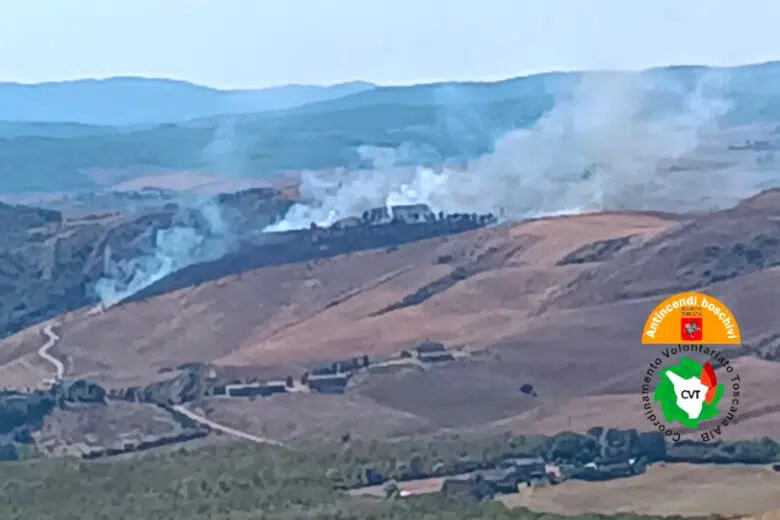 Incendio boschivo ad Asciano