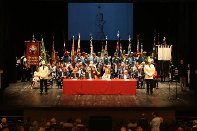 Teatro dei Rinnovati di Siena, la cerimonia del Premio Mangia 2023 consegnato ad Angelo Riccaboni