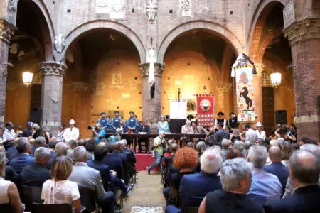 Drappellone per il Palio di Siena del 2 luglio 2024, la presentazione mercoledì 26 giugno Presentazione Drappellone per il Palio di Siena del 16 agosto 2023