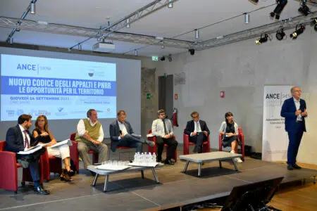 Ance Siena: il nuovo codice degli appalti diventi un’opportunità Ance Siena, convegno codice appalti, tavolo relatori