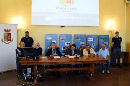 Aou Senese e Polizia di Stato di Siena, protocollo per promuovere donazione del sangue Firma protocollo intesa donazione sangue tra Aou Senese e Questura di Siena
