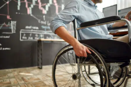 Disabilità, contributi dalla Regione Toscana per l’autonomia e la mobilità personale Disabile in carrozzina