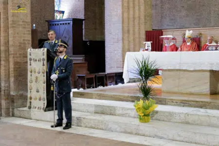 Siena, la Guardia di Finanza celebra il patrono San Matteo Siena, la messa in onore del santo patrono delle Fiamme Gialle