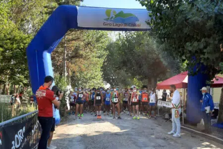 Giro del Lago di Chiusi: domenica il giro, sabato la passeggiata Giro del Lago di Chiusi, partenza