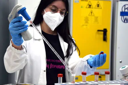 Immunoterapia: da uno studio della Fondazione NIBIT conferma di combinazione terapeutica efficace a lungo termine Ricercatrice dell'Immunoterapia dell'Aou Senese