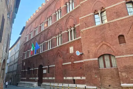 Pinacoteca di Siena, Villa Brandi e Museo Archeologico, torna la “Domenica al Museo” Pinacoteca di Siena, facciata esterna