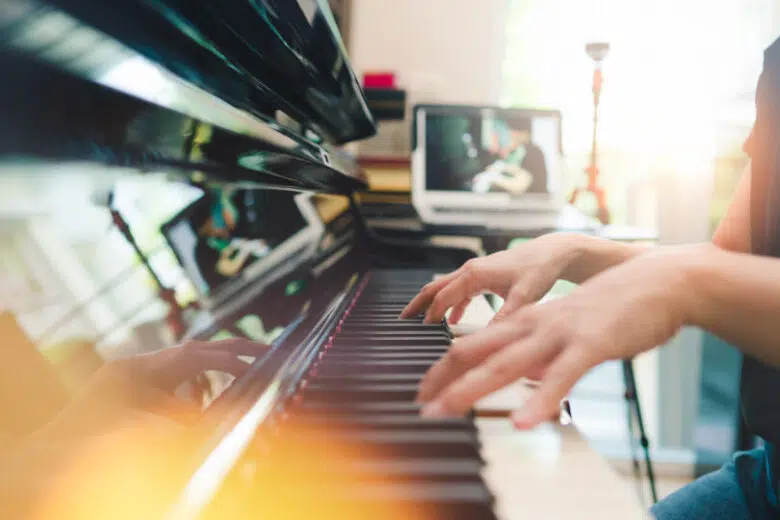 Scuola Pubblica di musica di Poggibonsi, al via le iscrizioni Scuola di musica, pianoforte, computer