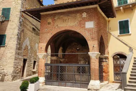 Serre di Rapolano, al via il restauro della cappella di piazza Medaglia d’Oro Cappella di Serre di Rapolano