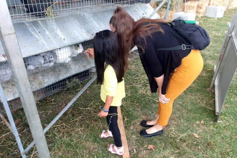 Torrita Biodiversità Festa Agri Cultura, mamma e bambina, conigli
