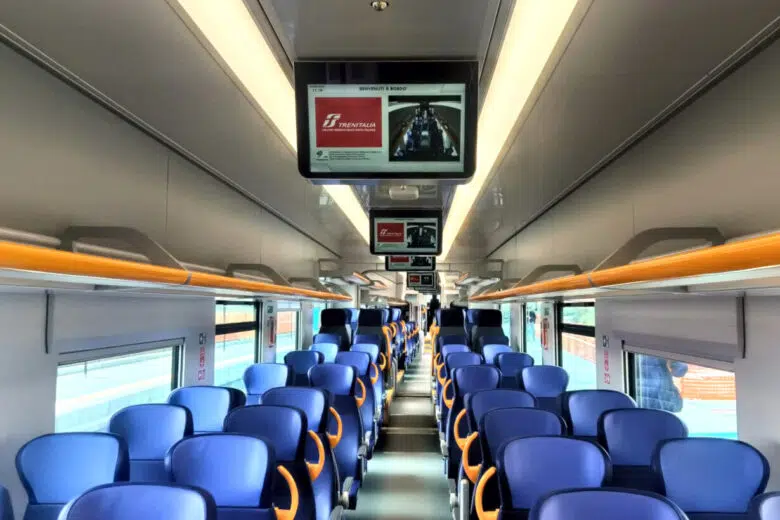 Treno Pop TFT, interno
