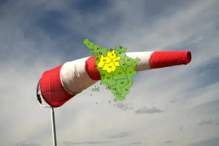 Codice giallo per vento in Toscana: attenzione ai possibili incendi Manica vento forte in Toscana, codice giallo