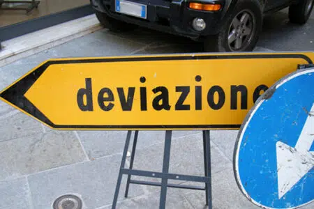 Siena, modifiche alla circolazione per lavori urgenti in via dei Pispini Segnaletica deviazione