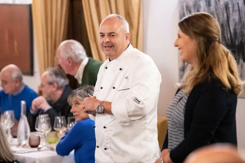 Borghi e Cantine, seconda tappa da Walter Redaelli a Bettolle Walter Redaelli nella sala del suo ristorante