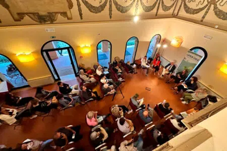 “2024, dove va la movida?”, appuntamento con Aperidee a San Gimignano L'appuntamento di Aperidee che si è tenuto a San Casciano dei Bagni