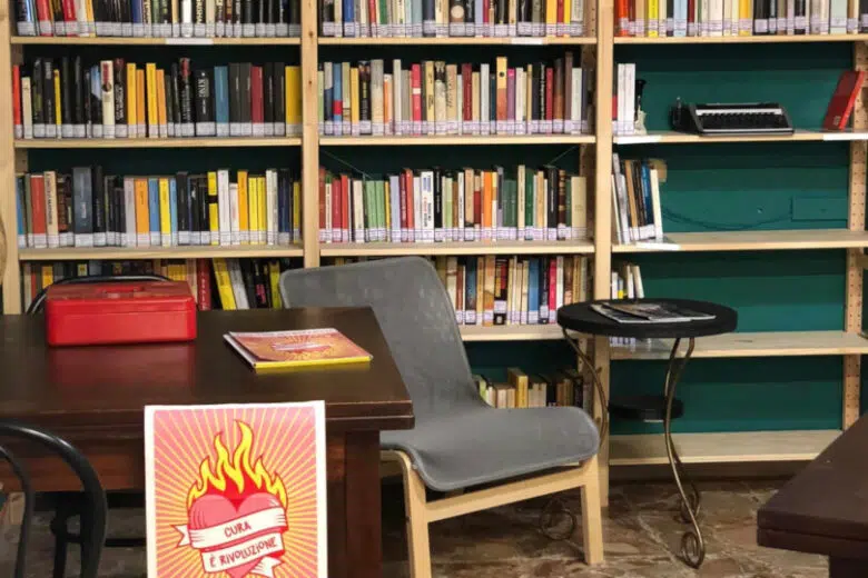 Biblioteca sociale Arci a Ravacciano, Siena