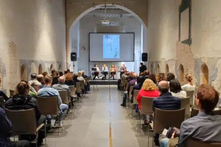 “Dittici Occasionali”, a Siena la causalità dell’arte raccontata attraverso le foto Inaugurazione della mostra Dittici Occasionali al Santa Maria della Scala di Siena