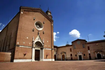 Siena, istituito il divieto di sosta in piazza San Francesco Piazza San Francesco Siena