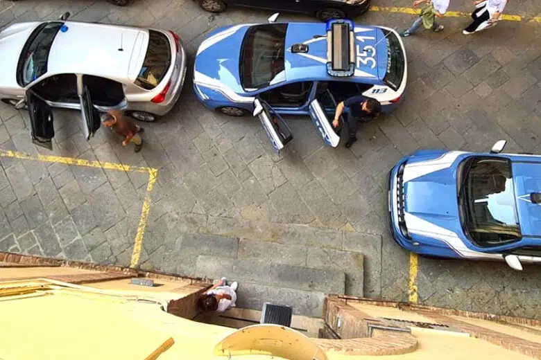 Siena, immigrazione clandestina: fermati nove pakistani Questura di Siena, arresto dall'alto Polizia di Stato