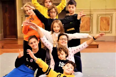 Montepulciano, a Palazzo Ricci inizia la Scuola elementare di teatro Bambini alla Scuola elementare di teatro a Palazzo Ricci di Montepulciano