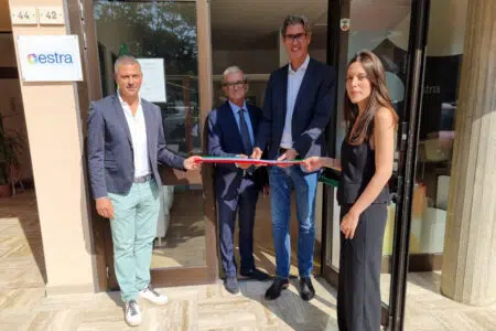 Inaugurato il nuovo store Estra Montepulciano Inaugurazione store Estra di Montepulciano, taglio del nastro