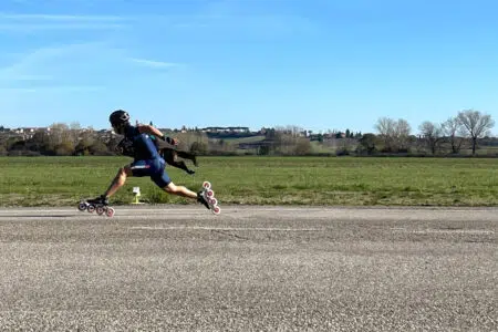 La corsa tra Duccio Marsili e il cavallo Diocleziano finisce pari: entrambi fermano il cronometro a 7.98 secondi L'arrivo al fotofinish tra Duccio Marsili e Diocleziano